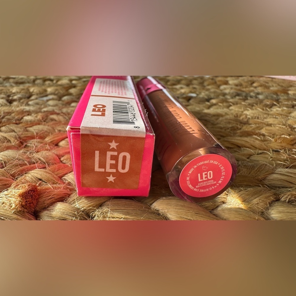 Jeffree Star Cosmetics Velour Liquid Lipstick in Leo Warm Honey Brown Matte - Picture 5 of 7